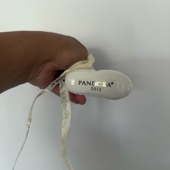Pandora White Keepsake with Ribbon - Picture 3 of 4